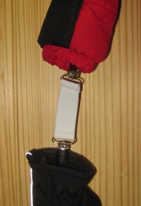 Mitten Clip, by KJC